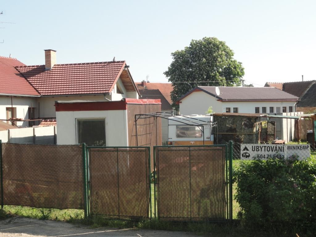 U Novomlynske Nadrze Hotel Nove Mlyny Buitenkant foto